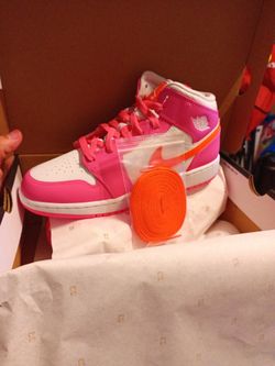 AIR JORDAN MID (GS) Size 7 Women