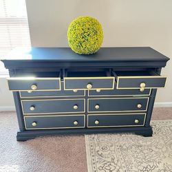 9 Drawer Dresser