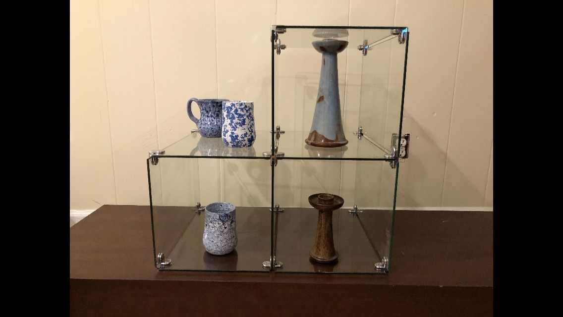 L-Shaped Glass Display