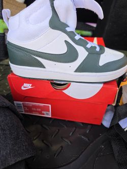Boys Nike Shoes Size 3Y