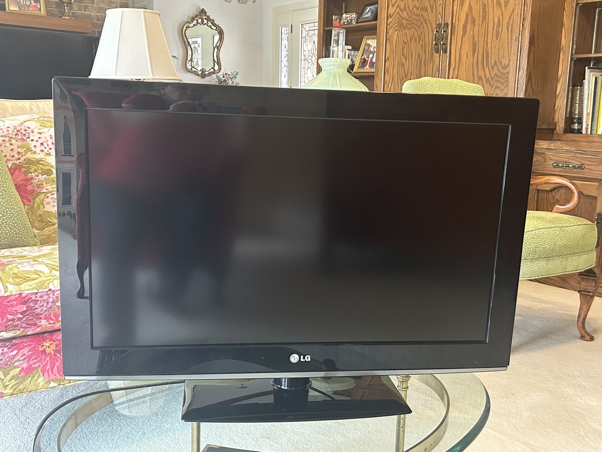 LG 32” Flat Screen TV