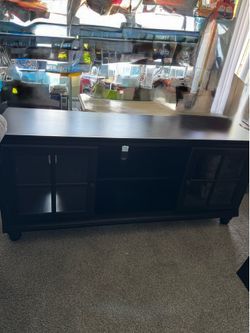 Entertainment center