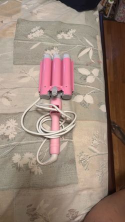 Pink Triple Barrel Hair Waver