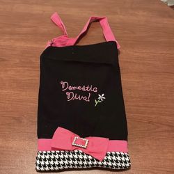 Domestic Diva Houndstooth Apron