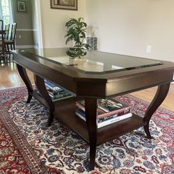 ‘Ethan Allen’ Brand Coffee Table - Beautiful Wood And Glass In Great Condition
