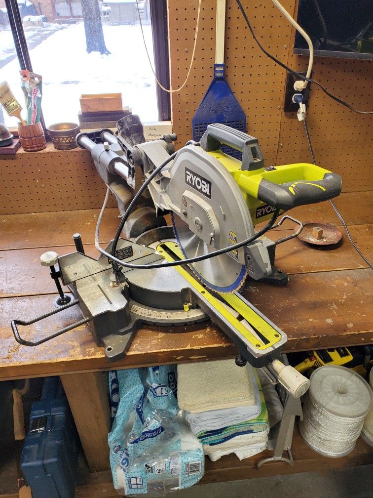 Ryobi Sliding Compound Miter Saw