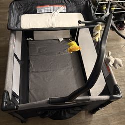 Pack N Play With Mobile 