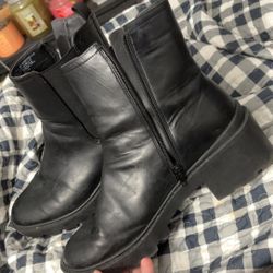 Women’s Black Low Heel AnkleBoots 