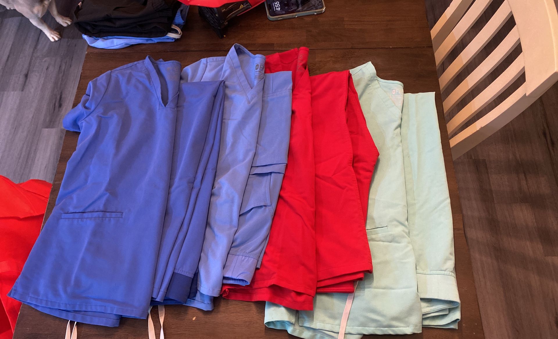 Figs scrubs