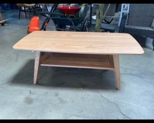 Assembled New Modern Solid Oak Wood Coffee Table 2-Tier Small Wooden Coffee Table with Storage Shelf