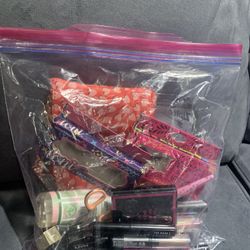 Makeup bundle- Eyeshadows, lipsticks, eyelashes, etc