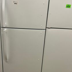 VISSANI MDTF18WH 18.0 cu. ft. Top Freezer Refrigerator 5U