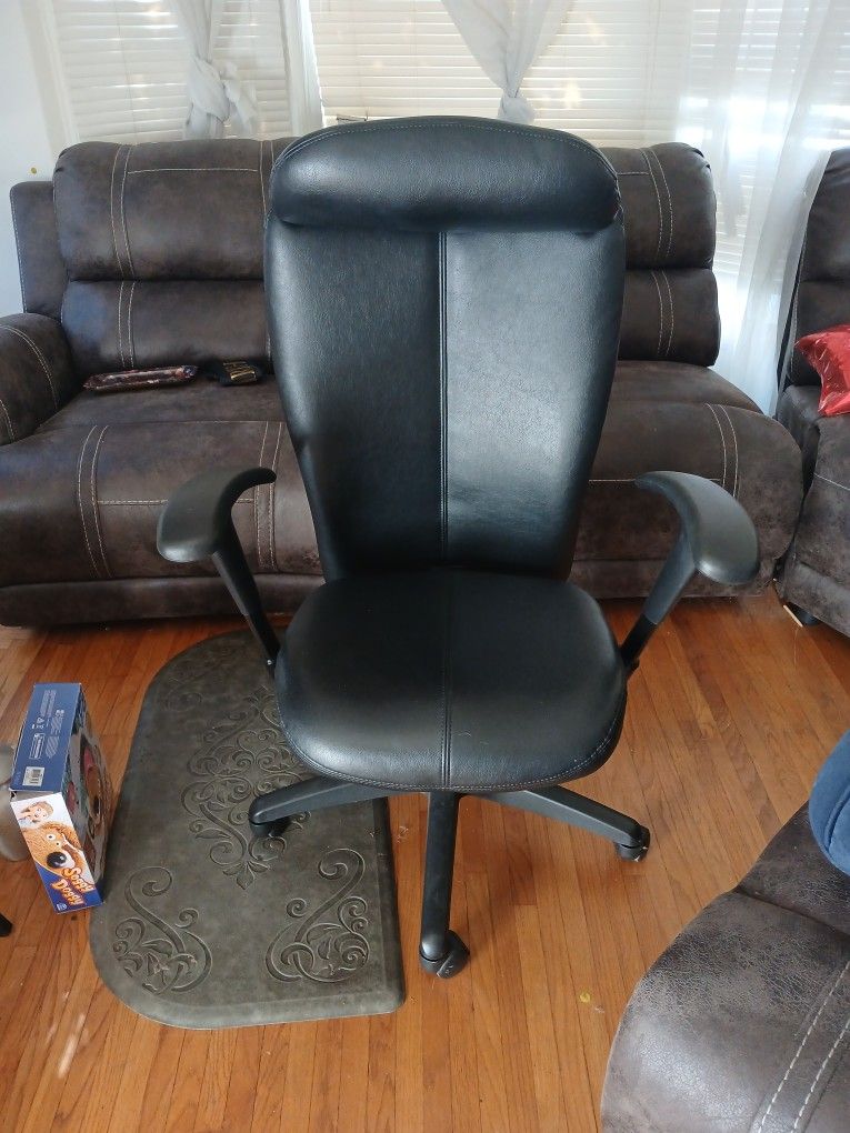 Used Gaming Chair