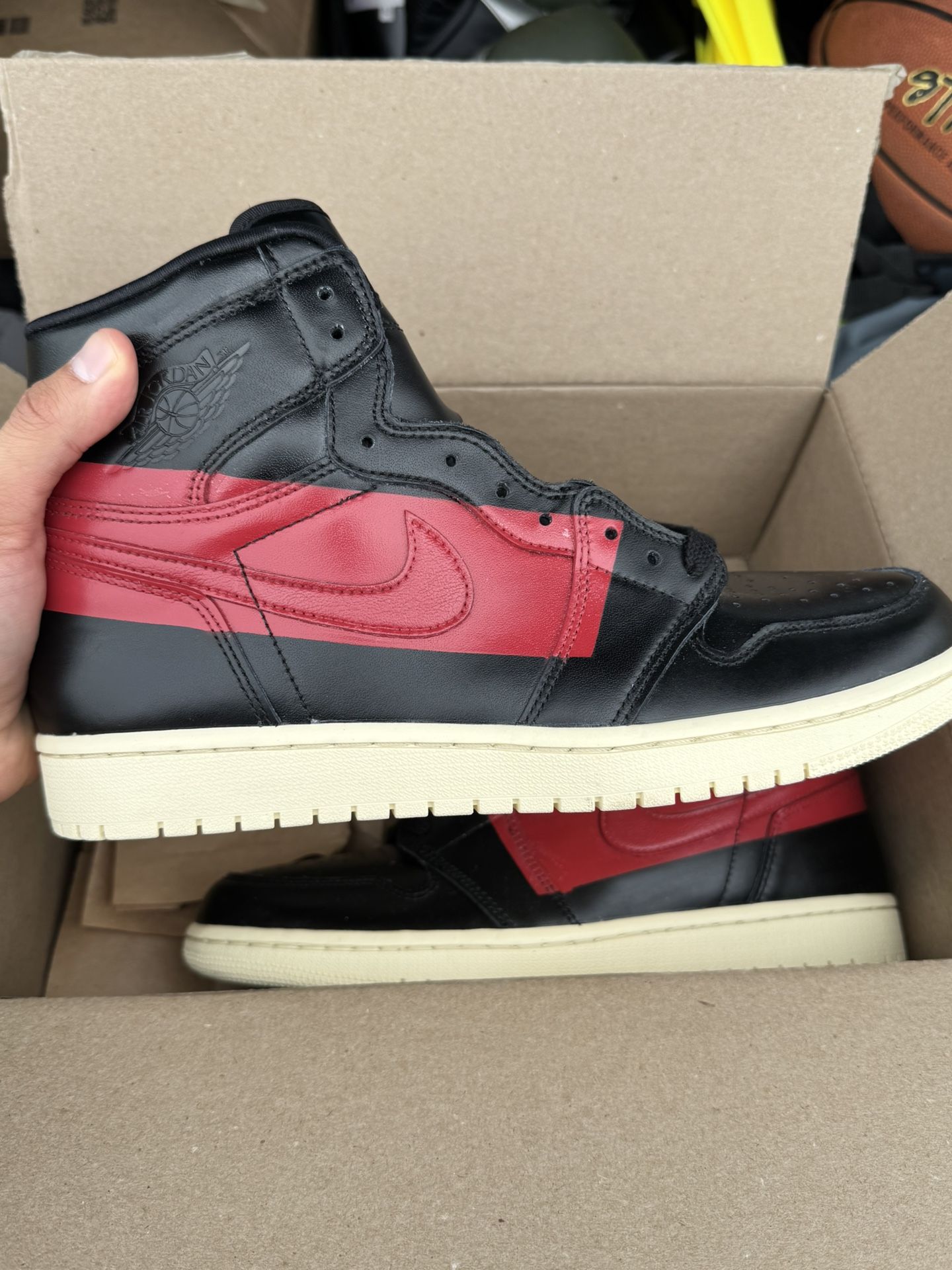 Air Jordan 1 - 10.5 Men