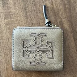 Tory Burch Small Travel Wallet 