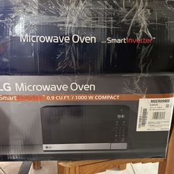 LG 0.9 cu ft Microwave 
