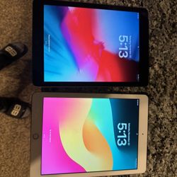 Two iPad 6th Gen