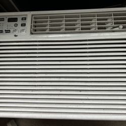 GE 10.000.00 BTU Window Air Conditioner 18”(W), 13 1/2” (H), 23” (L)