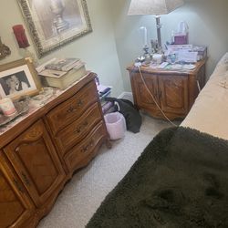 Antique Bedroom Furniture 