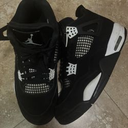 Jordan 4 White Thunder