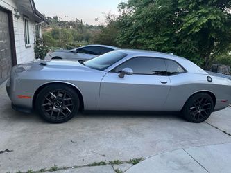 2016 Dodge challenger RT Plus 2D