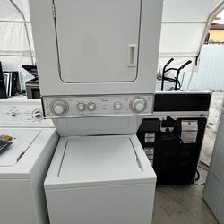 Whirlpool laundry washer and dryer