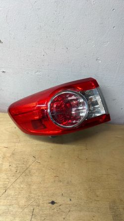 2011 2012 2013 Toyota Corolla driver side taillight