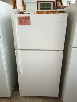 Frigidaire Refrigerator white excellent . Warranty , Delivery available 2203 Fowler st. Ft. Myers 33901
