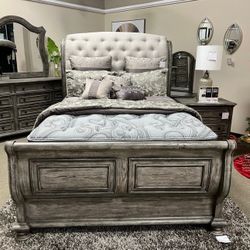Queen Size Bedroom