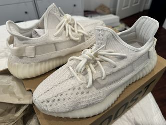 Yeezy 350 V2