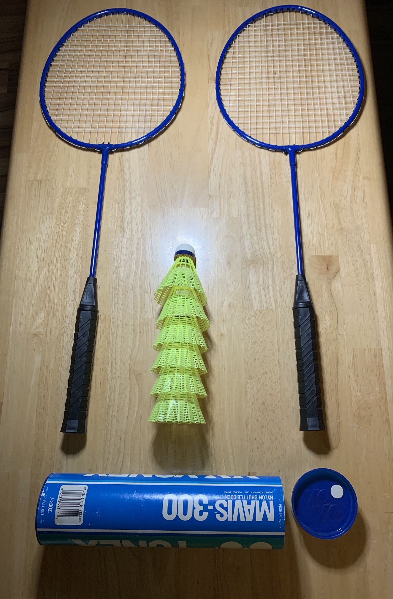 Badminton Racquets w/Shuttlecocks