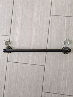 Towel bar