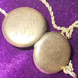 Victorian Gold Pendant, EULA