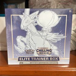 Chilling Reign ETB