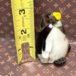 Art Glass Penguin Figurine/Paperweight 3" tall