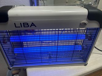 Liba bug zapper light with 2 replacement bulbs.