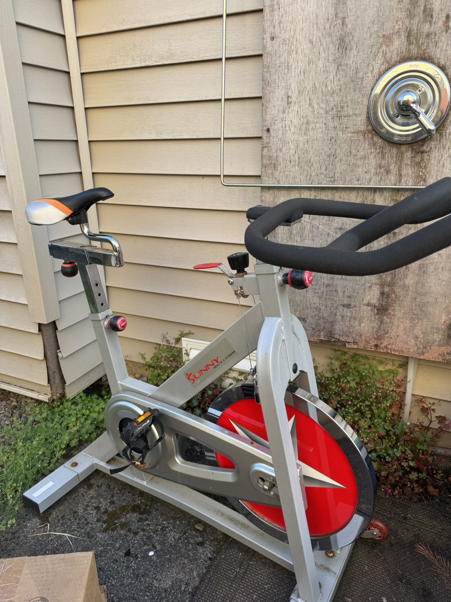 SUNY Stationary Exercise Bike