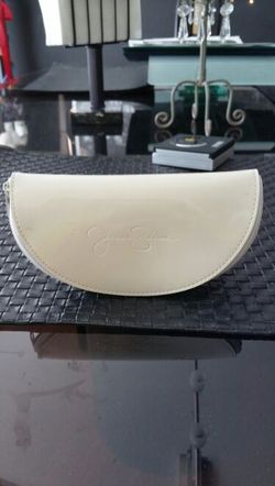 Jessica Simpson sunglass holder