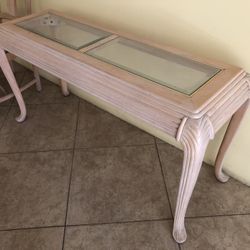 Corner Table