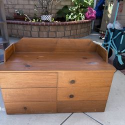 Solid Wood Storage Beanch great condition