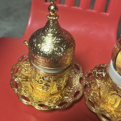 Tasas para el té nuevas color oro con blanco