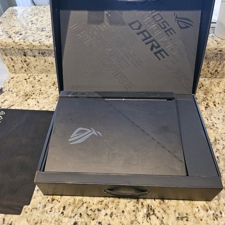 ASUS ROG Strix Scar 15 Gaming Laptop