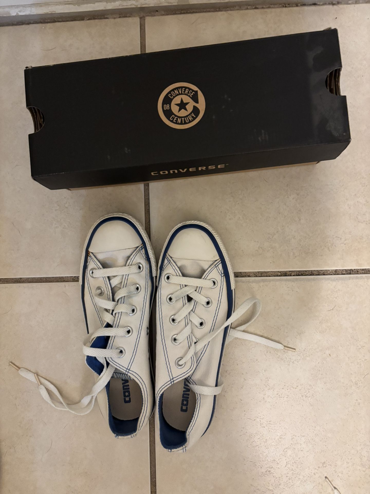 Converse Shoes Size 6