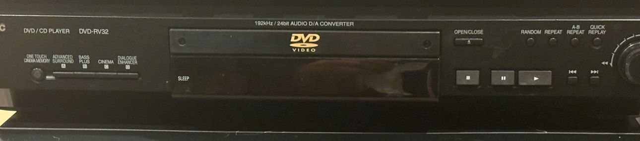 PANASONIC DVD/CD R-32 PLAYER WITH REMOTE