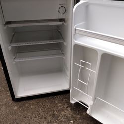 Emerson  Refrigerator Small 
