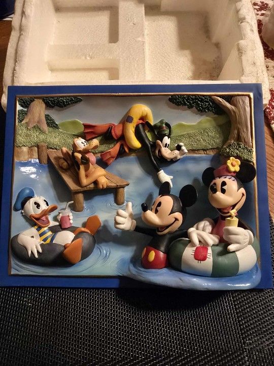 Bradford Exchange Disney "Seasons Of Friendship" Collection