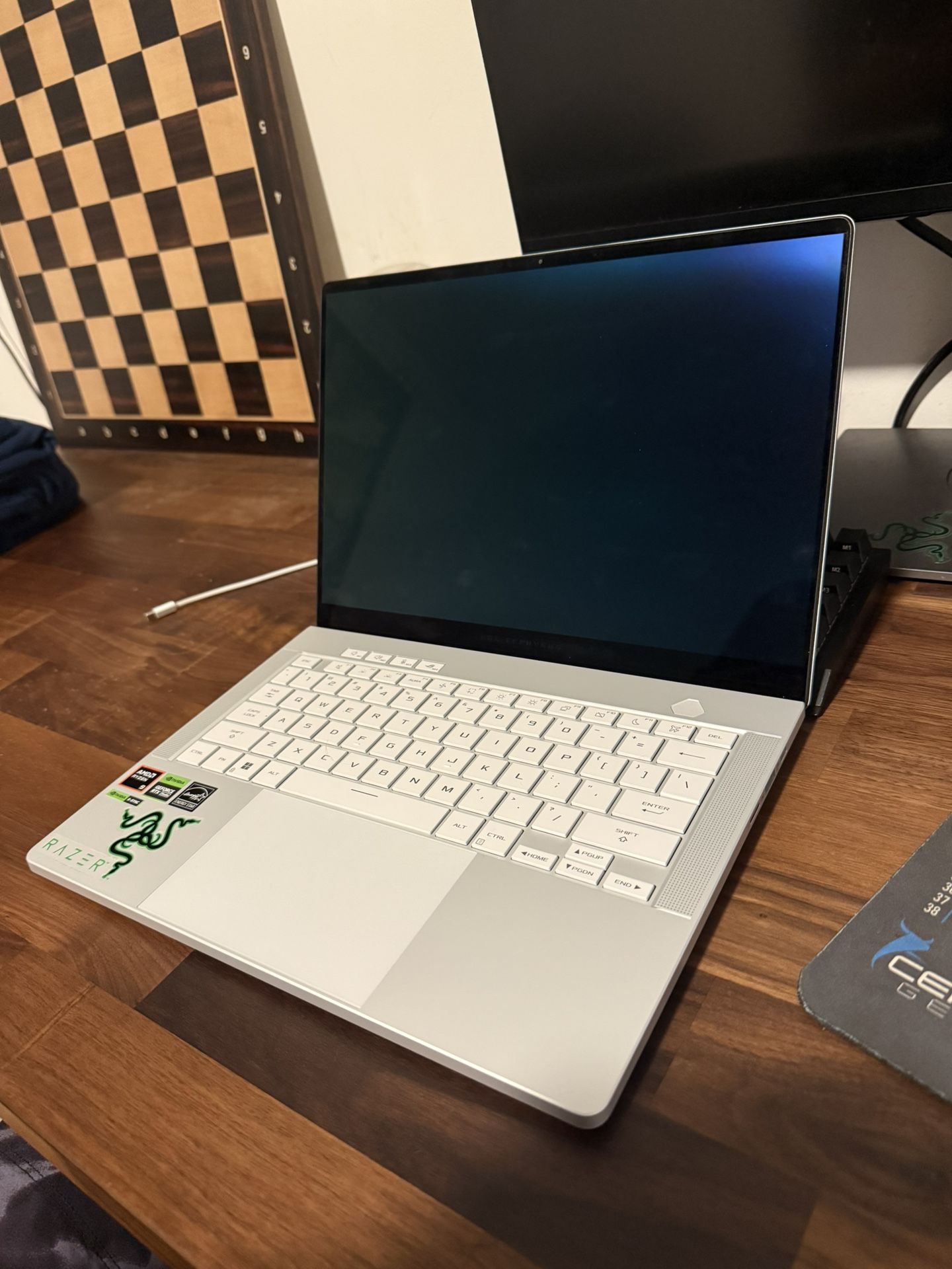 Asus rog zephyrus g14