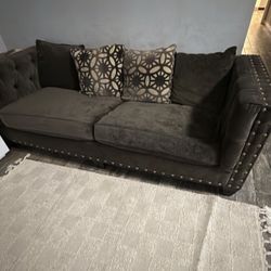 2 Piece Couch & Love Seat (Mor furniture )