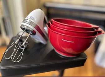 Kitchenaid Mixer & MIXING bowls set