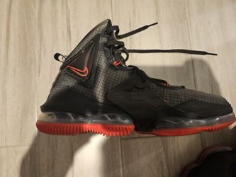 Nike Lebron 19